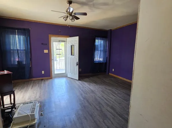 130 E Bacon St, Pottsville, PA 17901