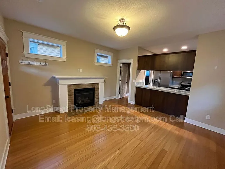 532 NE Sumner St #A — Photo 4