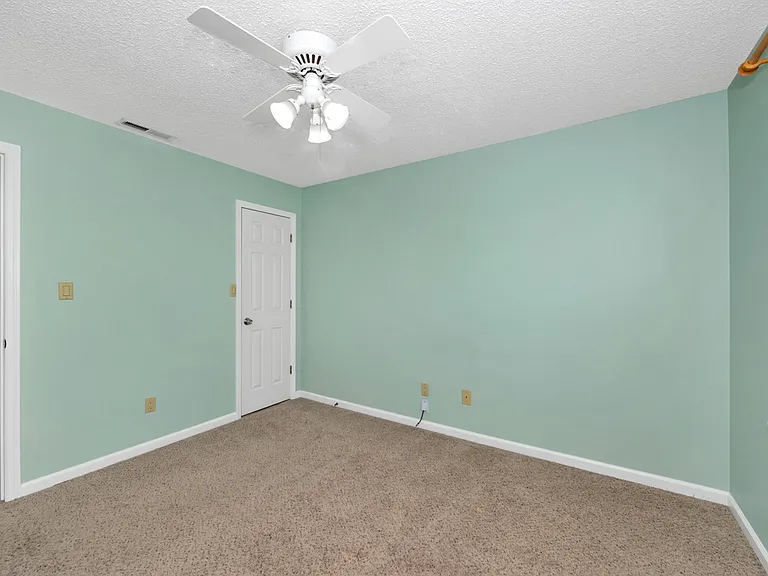 722 Highland Dr — Photo 31