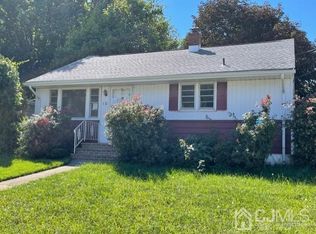 10 Sine Rd, Edison, NJ 08817