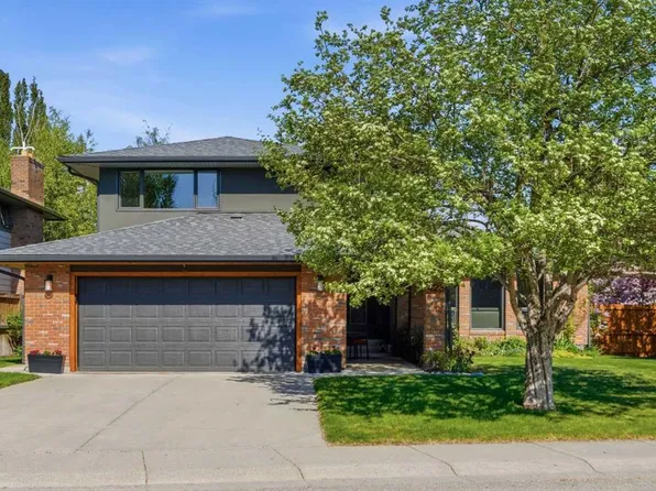 423 W Lake Simcoe Cres SE, Calgary, AB T2J 5L3