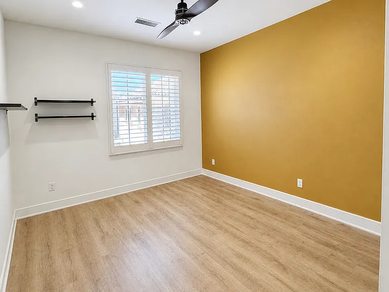 102 Della — Photo 11