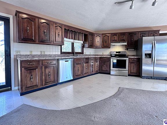5th image of 321 Beechwood Dr