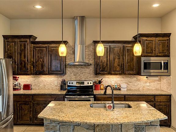 4th image of 6099 Pin Oak Ct