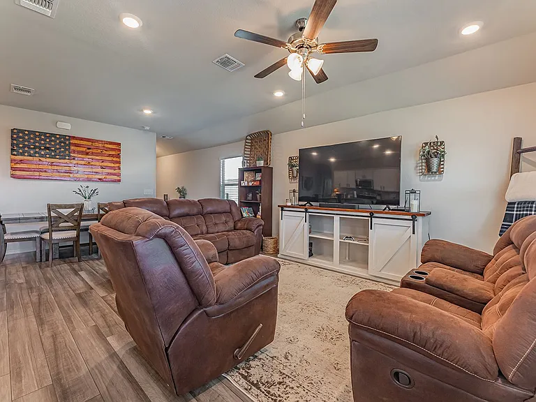 2306 Aylesbury Dr — Photo 5