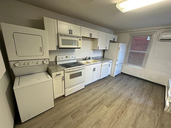 2nd image of 610 Lindsay St #610
