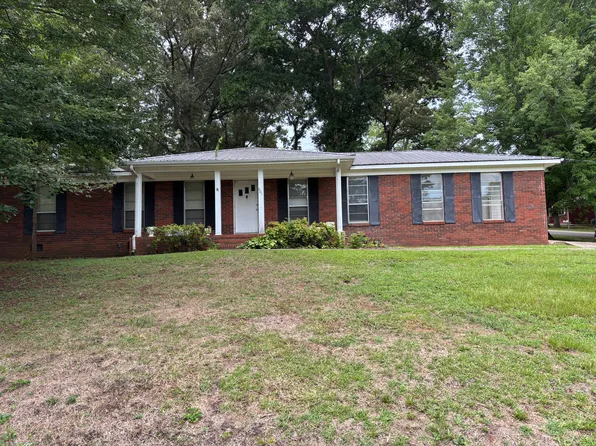 901 Carson Ln SW, Jacksonville, AL 36265