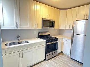 324 E 9th St #2A, Brooklyn, NY 11218
