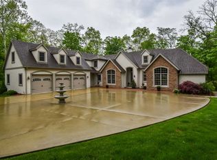 9206 S Foggy Ridge Ln, Bloomington, IN 47401