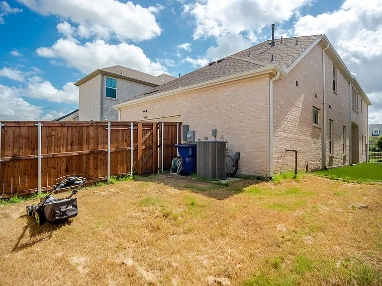 8869 Bailey St — Photo 27