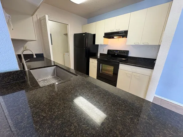 2550 N Alafaya Trl, Orlando, FL