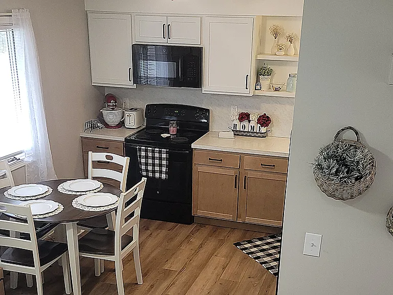 214 1/2 Greenwood Ave #B — Photo 9