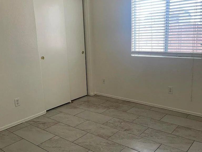 1333 S 220th Dr — Photo 11