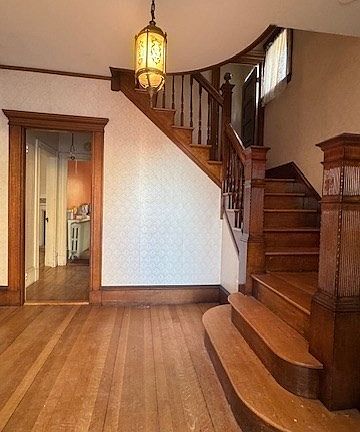 4th image of 44 Walnut St