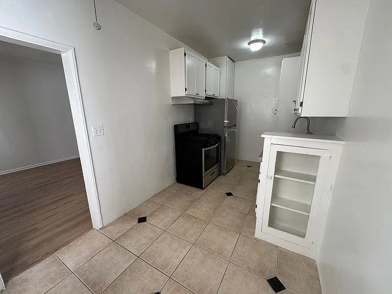 4226 W Adams Blvd #103 — Photo 7