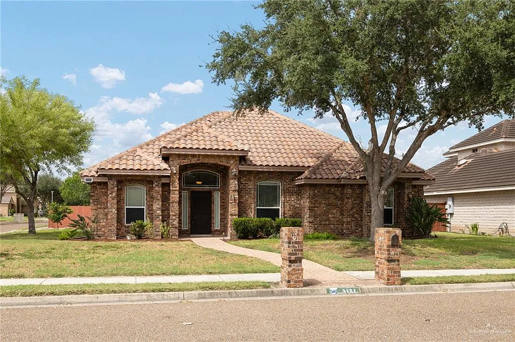3 bed, 3.0 bath, 2170 sqft, $2,200 — Photo 1