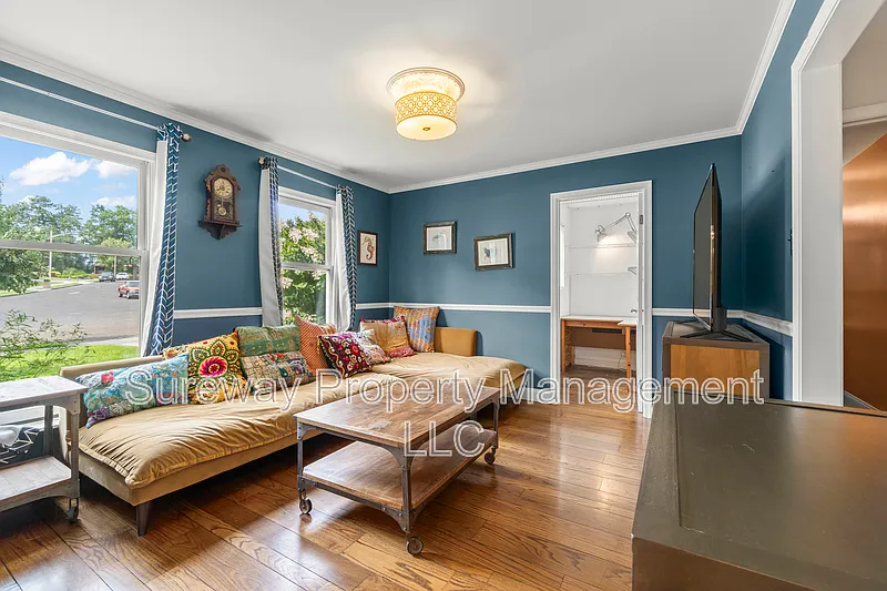 4 bed, 2.5 bath, 2254 sqft, $4,000 — Photo 3