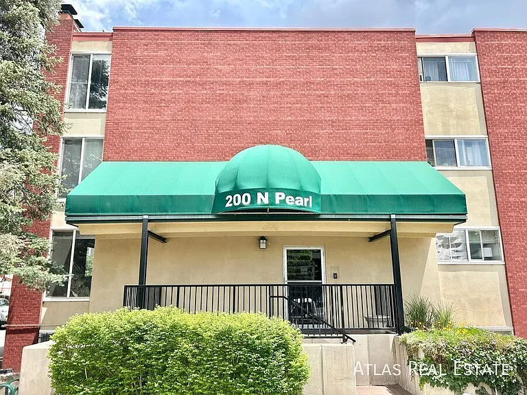 200 N Pearl St #206 — Photo 2