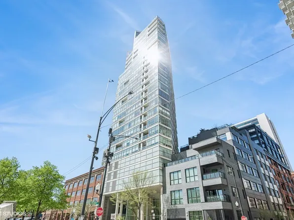 510 W Erie St #1701, Chicago, IL 60610