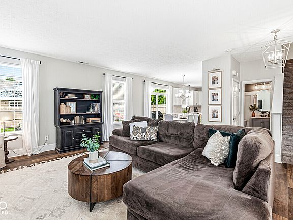 4th image of 15543 Blair Ln