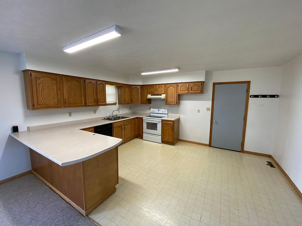 2nd image of 1313 5th St NW