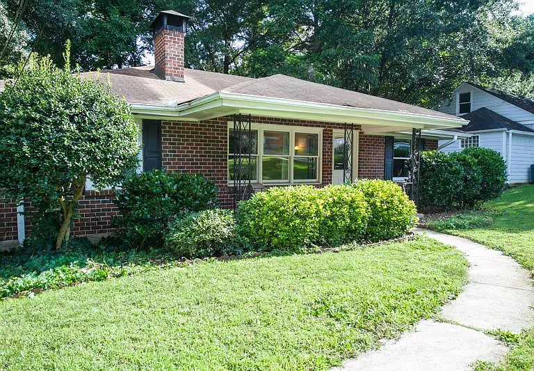2441 N Decatur Rd — Photo 1