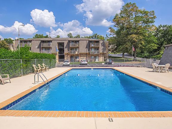 2nd image of 111 Whitsett Rd APT I10