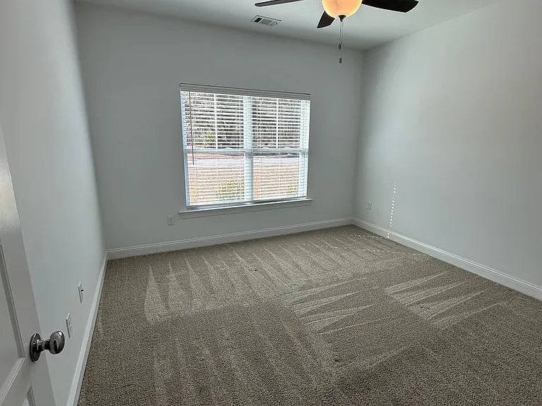 134 Blandford Xing — Photo 5