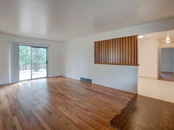 3640 Conifer Court Living Room