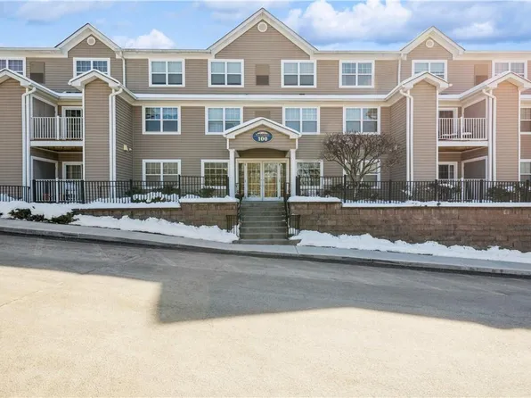 100 Woodcrest Lane #125, Mount Kisco, NY 10549