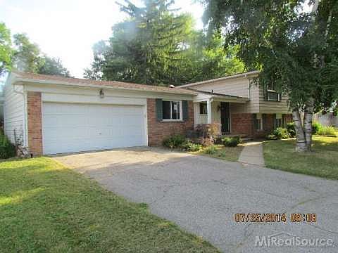 2nd image of 301 Douglas Dr