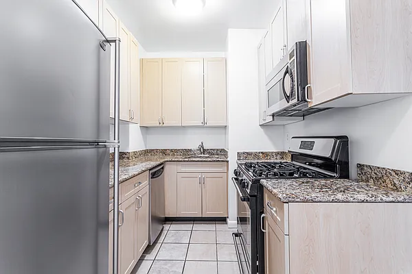 Rented by Anchor Associates | media 18