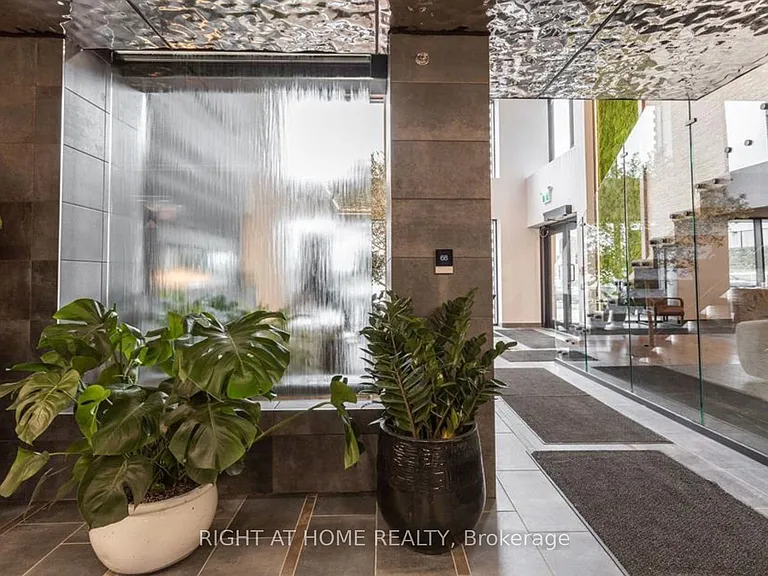15 Kneeshaw Dr #102 — Photo 34