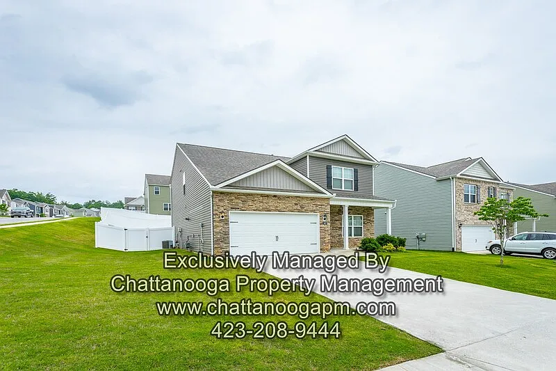 5 bed, 2.5 bath, 2581 sqft, $2,795 — Photo 4