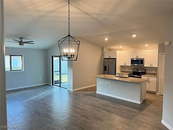 3rd image of 1018 Arbordale St