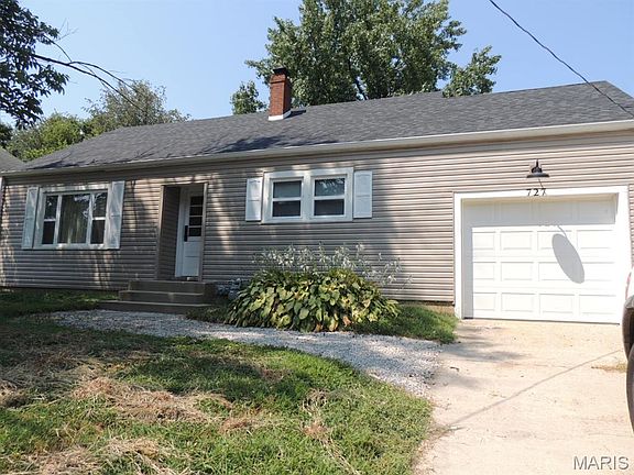 3rd image of 727 E College Ave