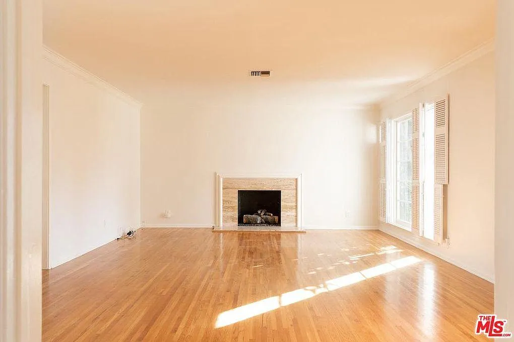 3 bed, 1645 sqft, $7,300 — Photo 2