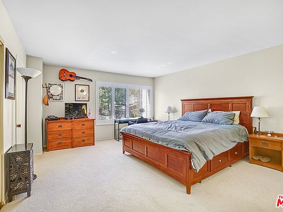 4th image of 11738 Moorpark St APT D