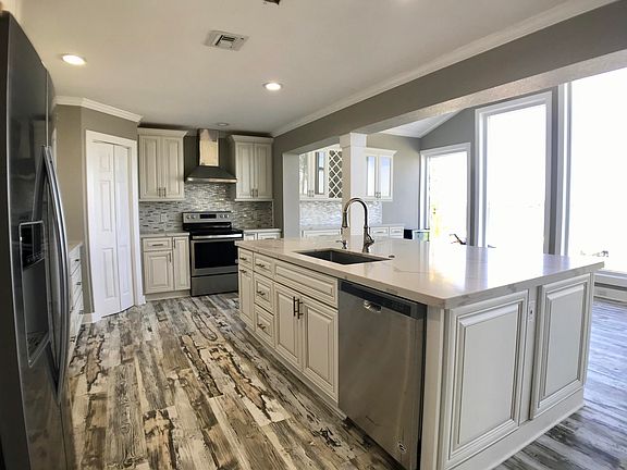 4th image of 1643 Sunrise Dr