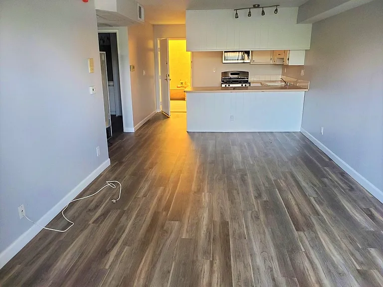2558 S Sepulveda Blvd #11 — Photo 7