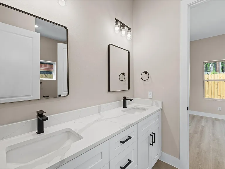 2618 Liguria Ln — Photo 13