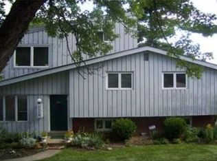 1110 Grouse Dr, Pittsburgh, PA 15243