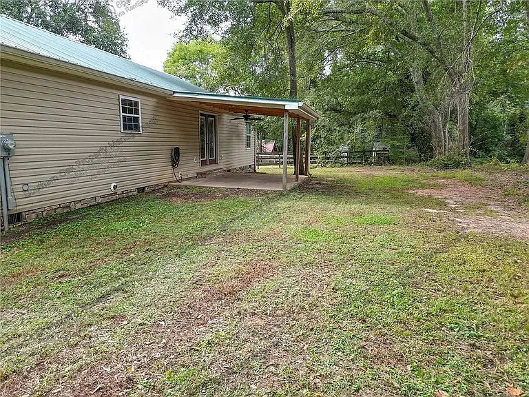 112 Aiken St — Photo 31