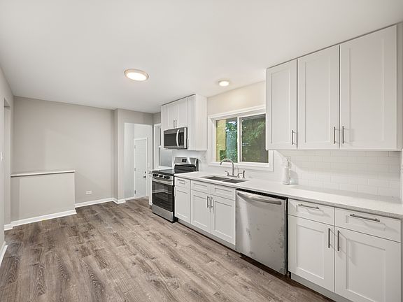4th image of 14814 Woodlawn Ave