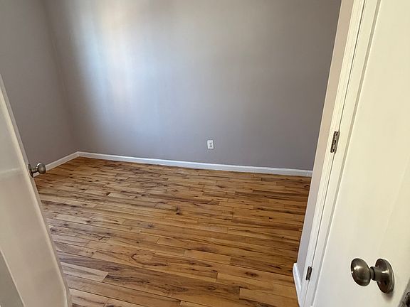 2nd image of 58 Willoughby St APT 2R
