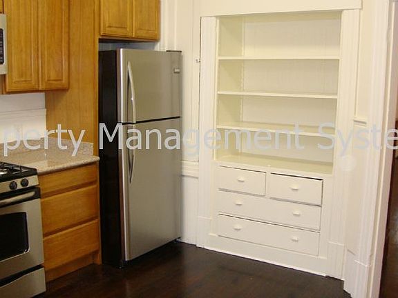 3rd image of 455 Linden St