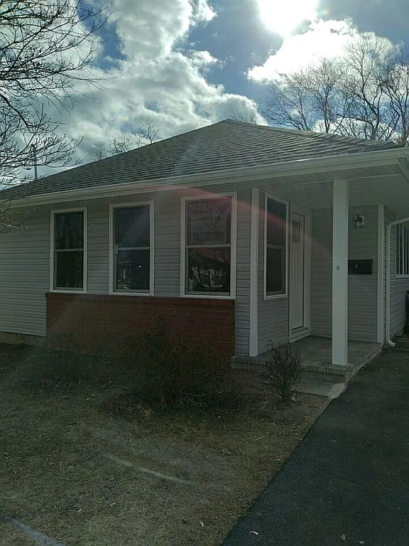74 Niagara Dr photo 1
