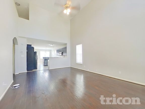 2nd image of 1422 Collins Dr