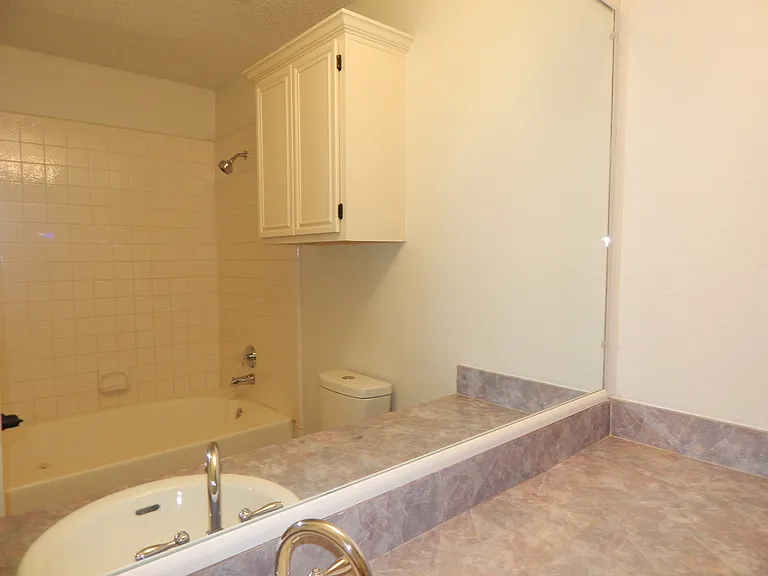 1412 Wesley Dr — Photo 18