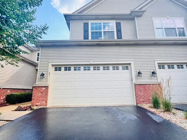 61 Melrose Ct, South Elgin, IL 60177